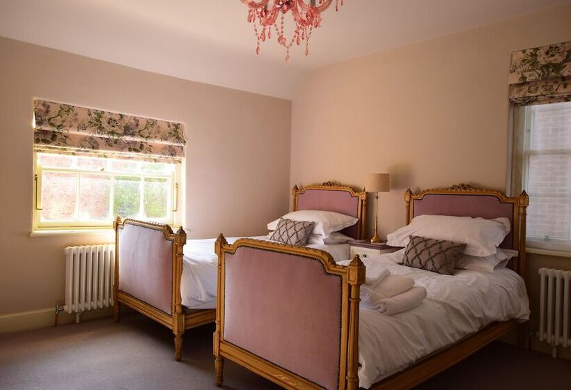 14 St Saviours Place, York