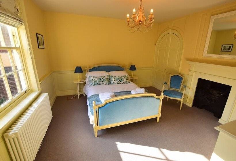 14 St Saviours Place, York