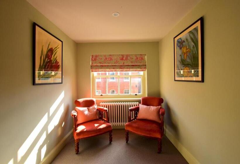 14 St Saviours Place, York