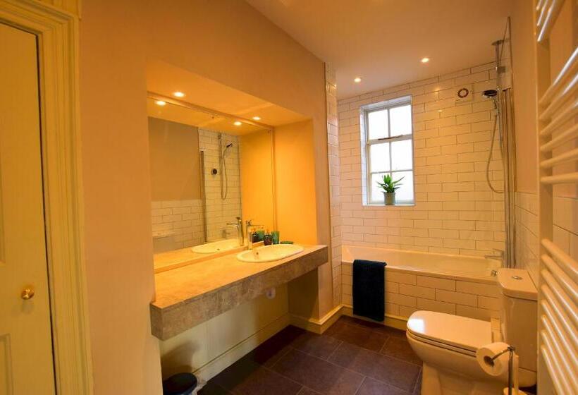 14 St Saviours Place, York