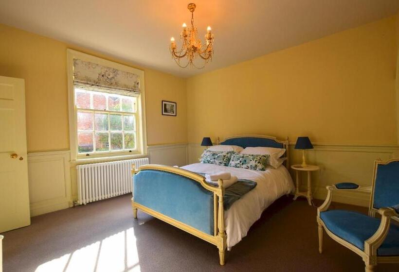 14 St Saviours Place, York