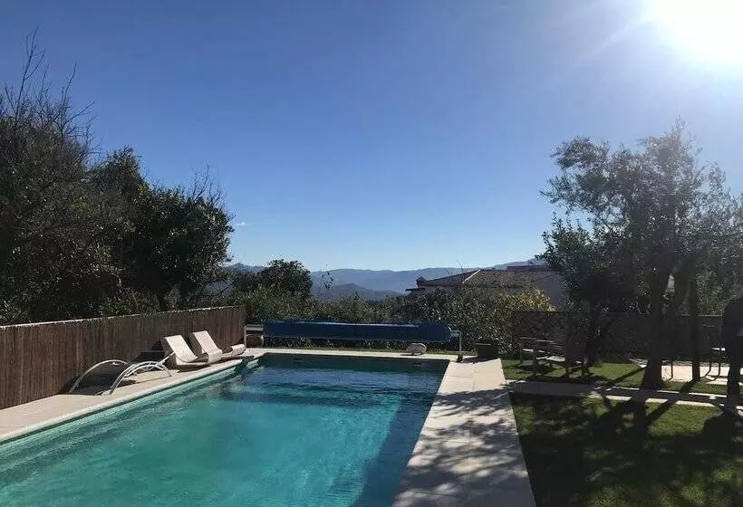 Aamiaismajoitus (B&B) Casa Los Tejones