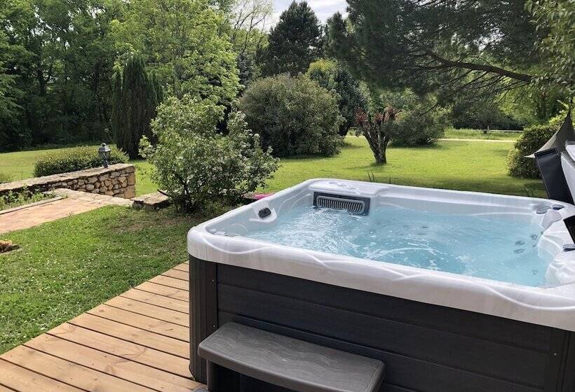 צימר Le Domaine Aubazen