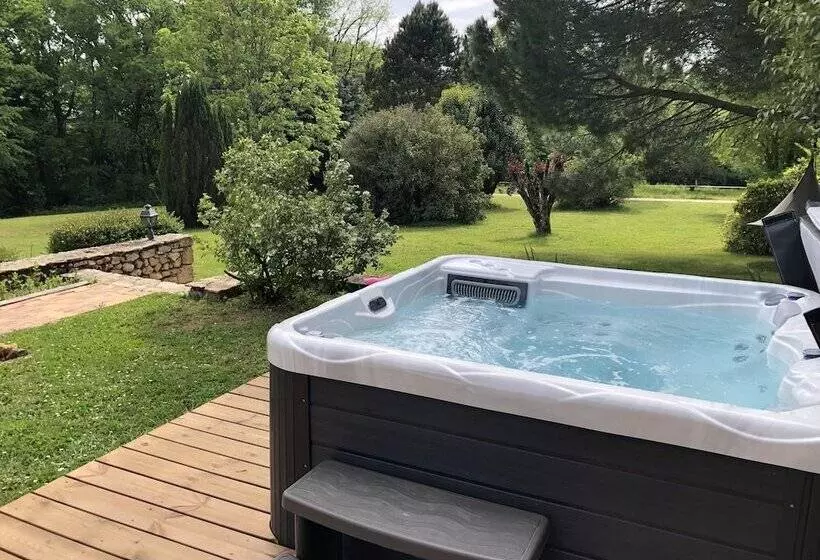 Aamiaismajoitus (B&B) Le Domaine Aubazen