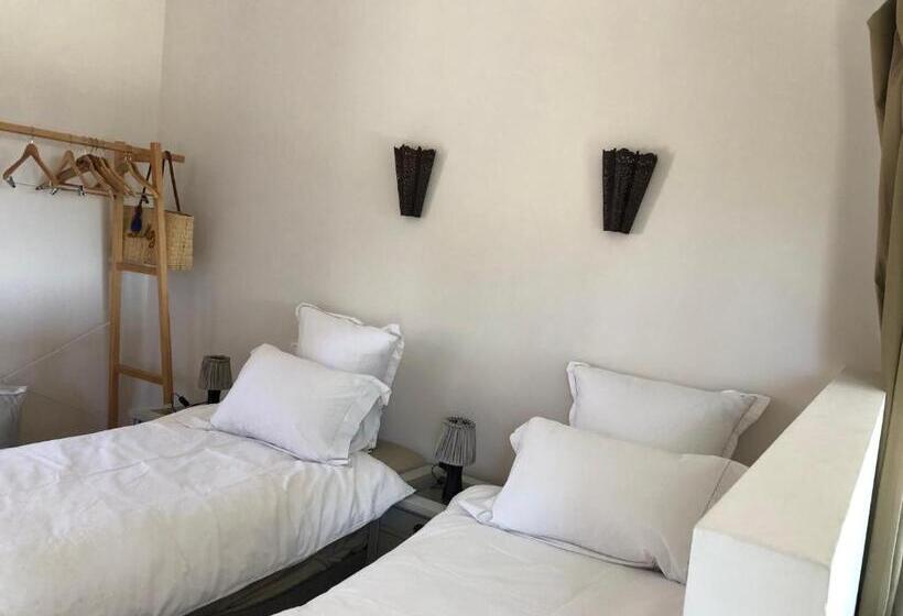 تختخواب و صبحانه Le Mas Des Pignes Adults Only