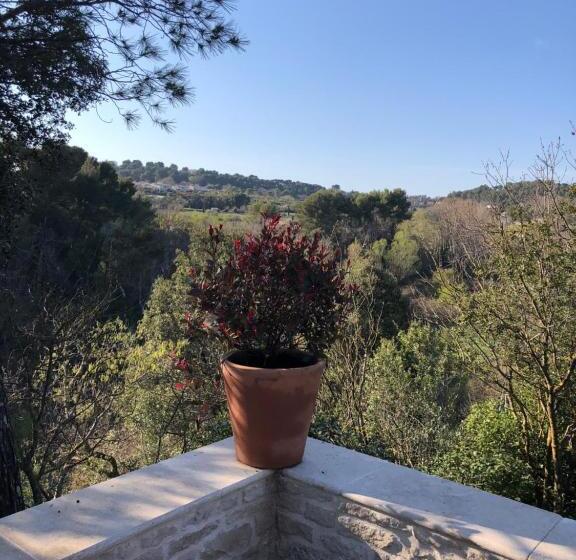 تختخواب و صبحانه Le Mas Des Pignes Adults Only