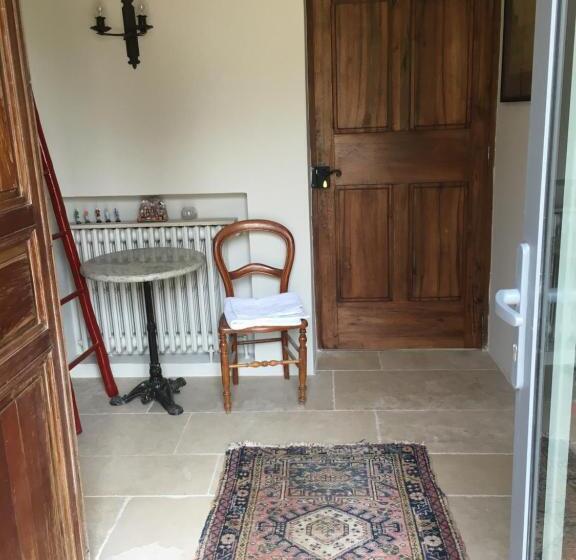 تختخواب و صبحانه Le Mas Des Pignes Adults Only