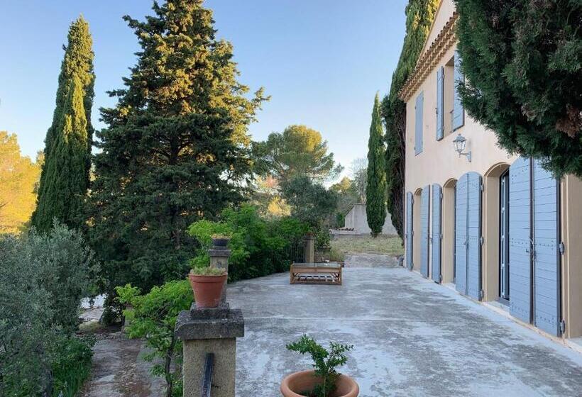 تختخواب و صبحانه Le Mas Des Pignes Adults Only