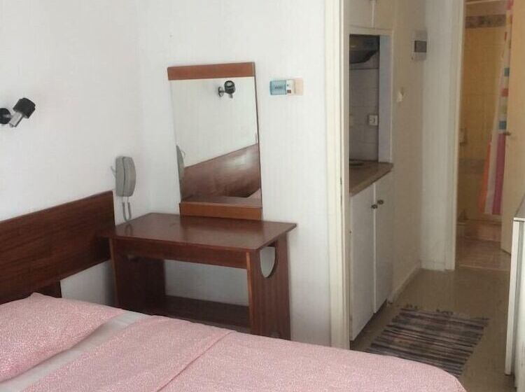 בית מלון כפרי Ammos