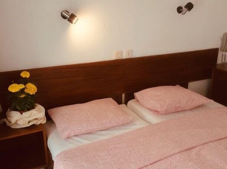 בית מלון כפרי Ammos