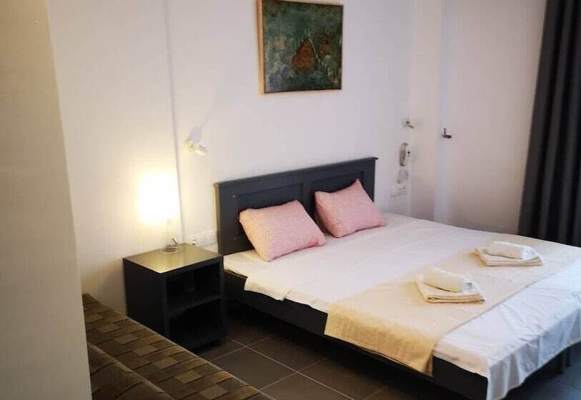 בית מלון כפרי Ammos