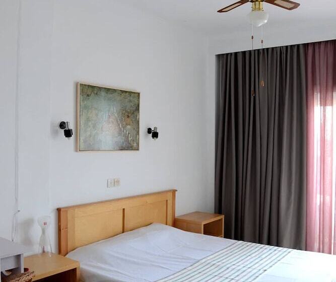 בית מלון כפרי Ammos