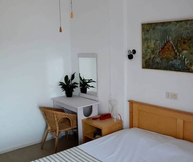 בית מלון כפרי Ammos