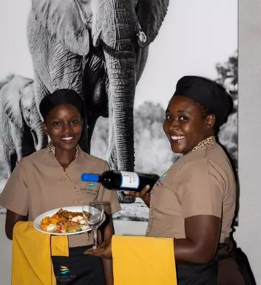 هتل Chobe River Lodge