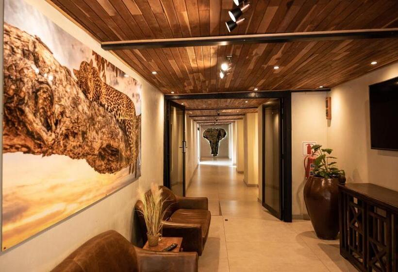 هتل Chobe River Lodge