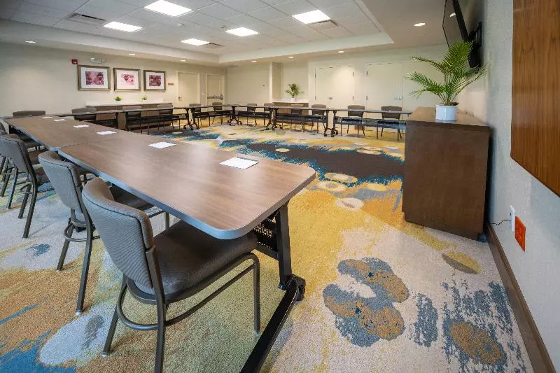 Hotelli Staybridge Suites   Summerville, An Ihg