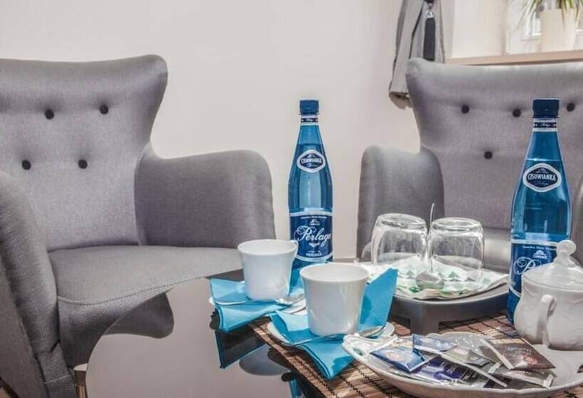 Пансион Black Swan House, Old Town