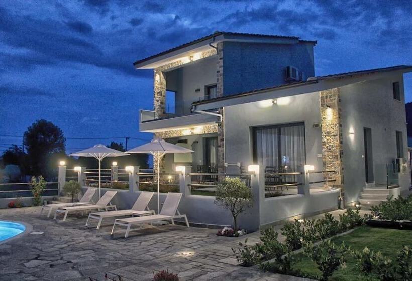 Theros Villas & Suites