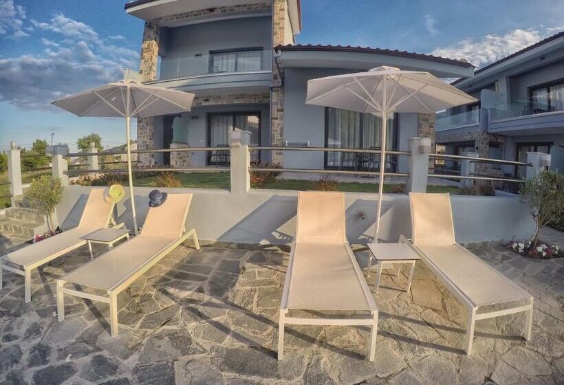 Theros Villas & Suites
