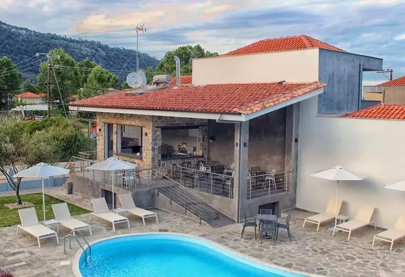 Theros Villas & Suites