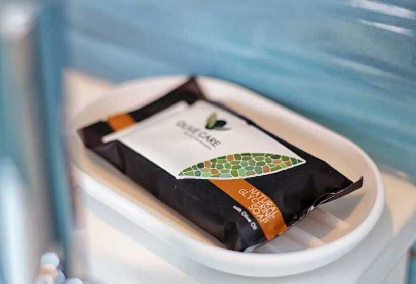 Theros Villas & Suites