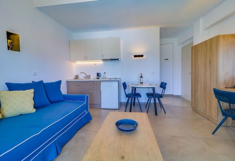 Theros Villas & Suites