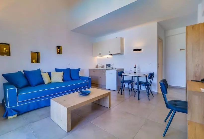 Theros Villas & Suites