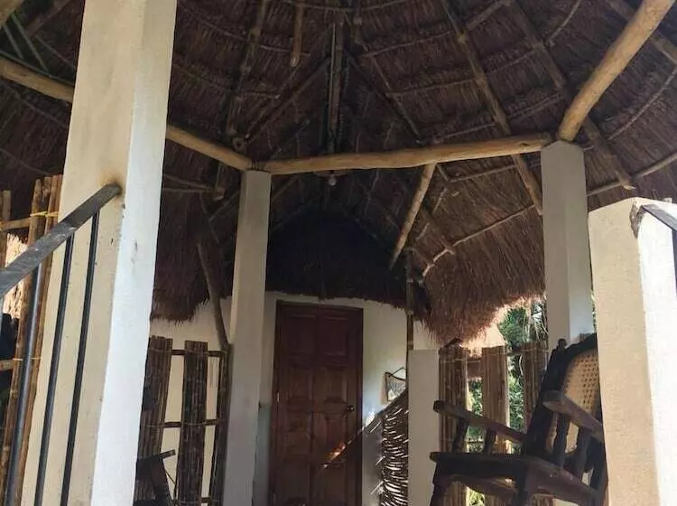 Hotelli Cabañas Y Casas Del árbol La Huerta