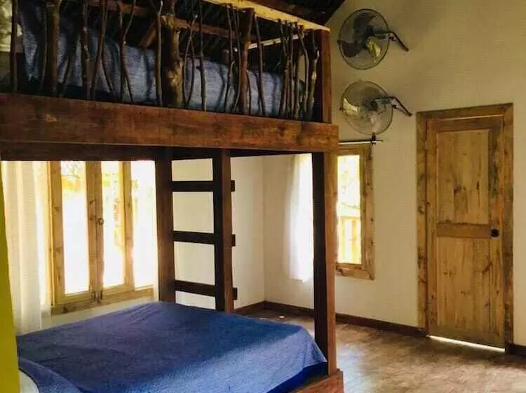 Hotelli Cabañas Y Casas Del árbol La Huerta