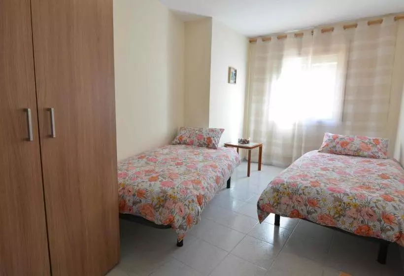 ベッドアンドブレックファースト Reus Bedrooms 2 Habitaciones Con Baño Privado, Sin Cocina