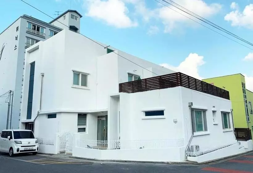 ペンション Jeju Guesthouse