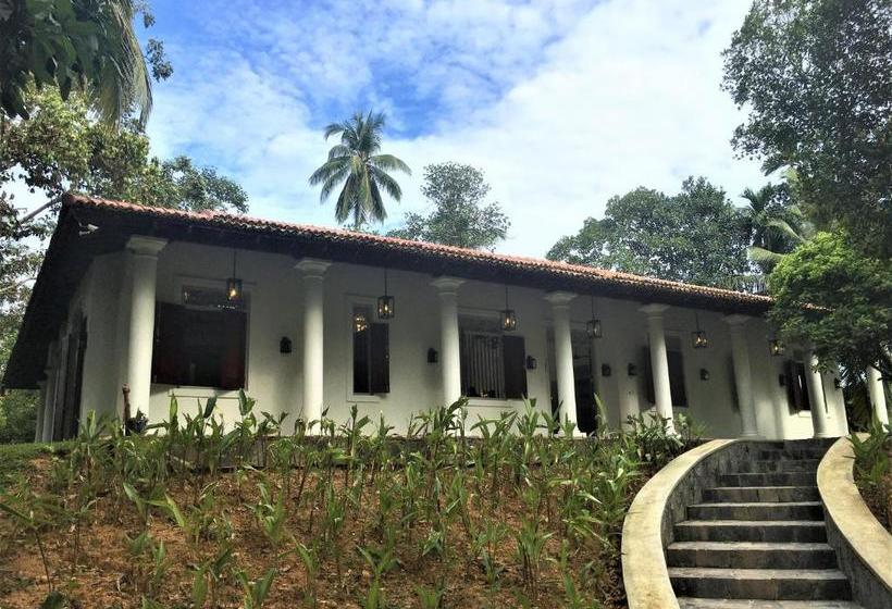 پانسیون Kumbura Villa