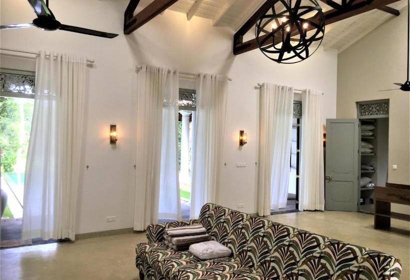 پانسیون Kumbura Villa