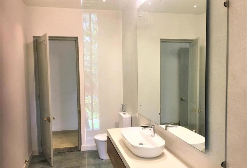 پانسیون Kumbura Villa