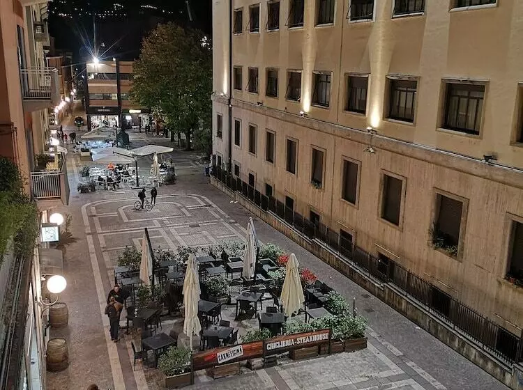 تختخواب و صبحانه Brutia Mom&son