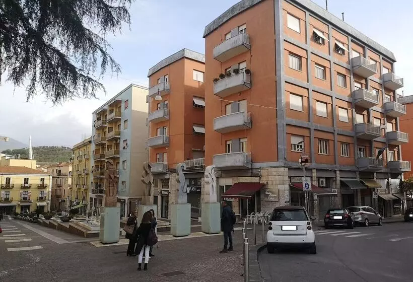 تختخواب و صبحانه Brutia Mom&son