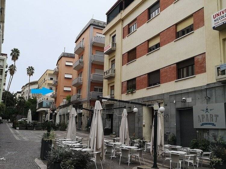 تختخواب و صبحانه Brutia Mom&son