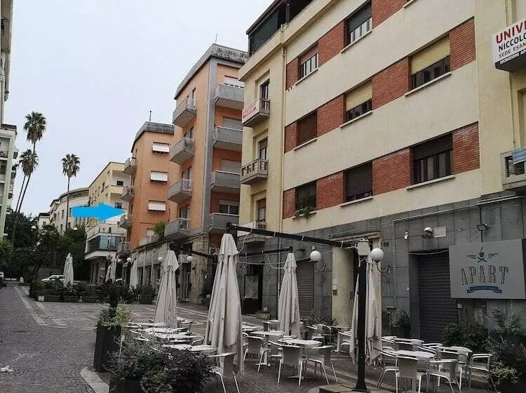 تختخواب و صبحانه Brutia Mom&son