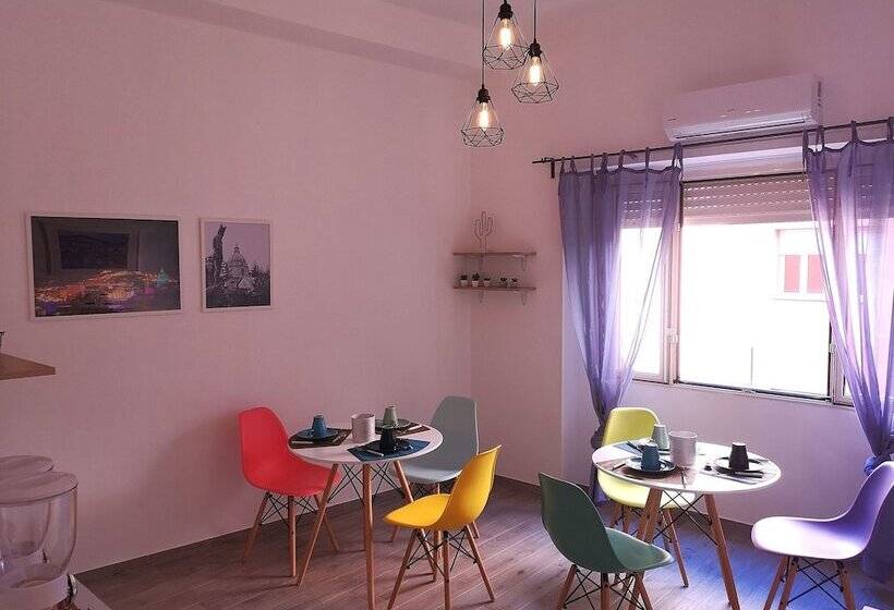 تختخواب و صبحانه Brutia Mom&son