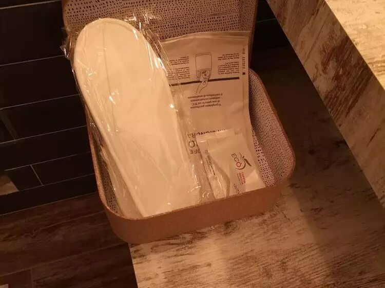 تختخواب و صبحانه Brutia Mom&son