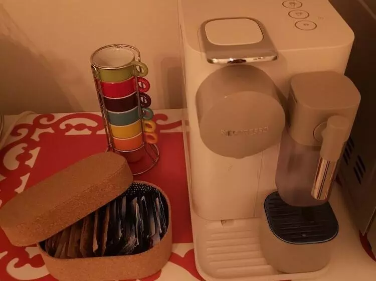 تختخواب و صبحانه Brutia Mom&son