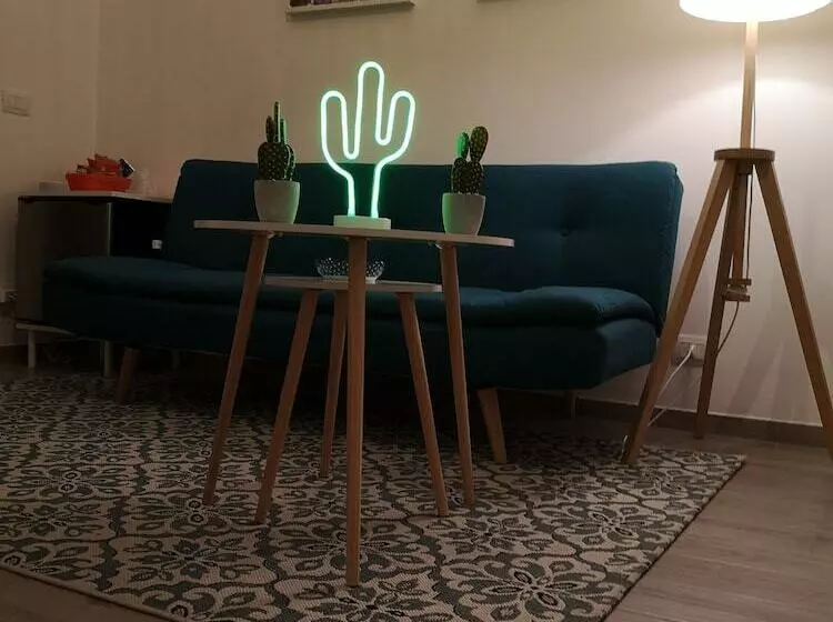 تختخواب و صبحانه Brutia Mom&son