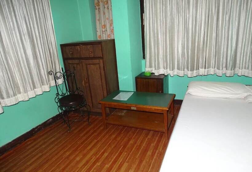 پانسیون Green House Lodge