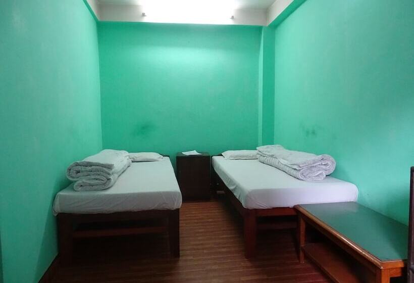 پانسیون Green House Lodge