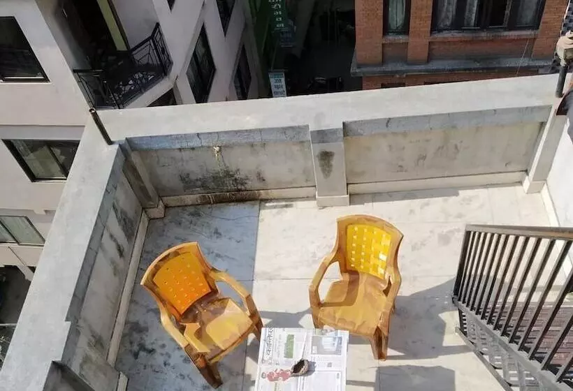 پانسیون Green House Lodge