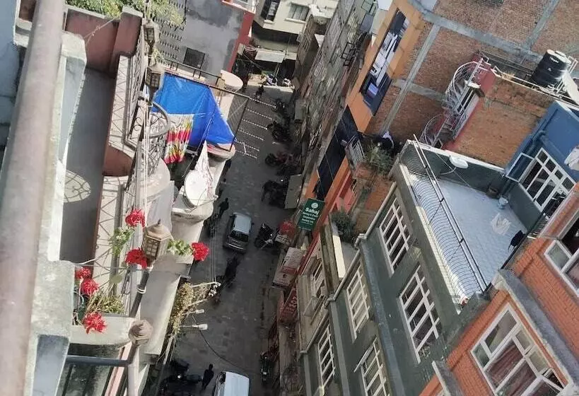 پانسیون Green House Lodge