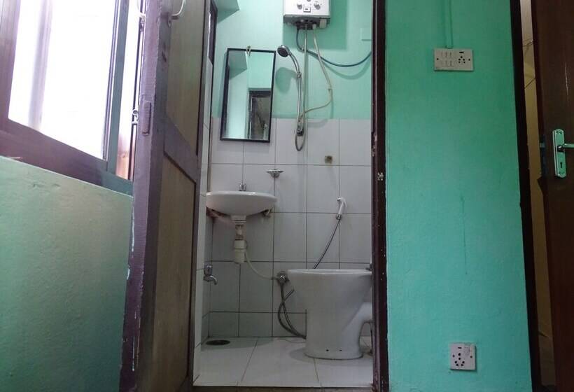 پانسیون Green House Lodge