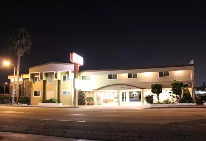 בית מלון כפרי Grand Inn