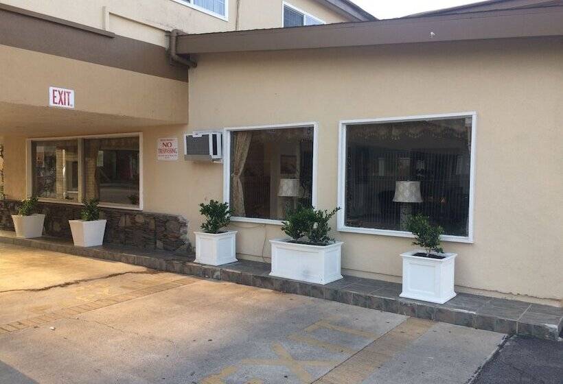 בית מלון כפרי Grand Inn