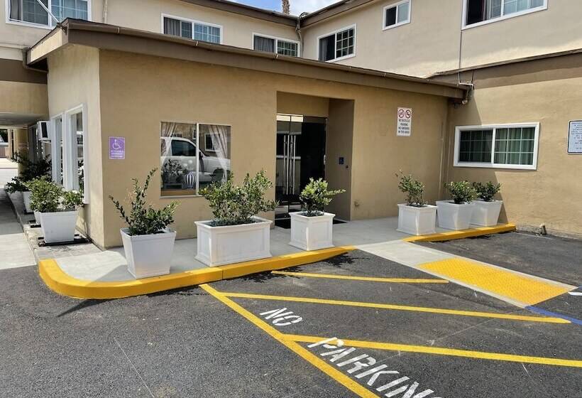 בית מלון כפרי Grand Inn